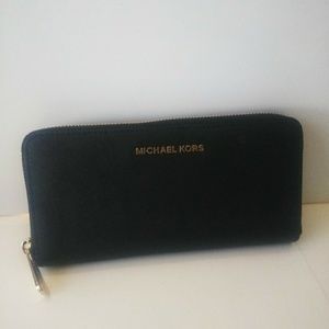 NWT MICHAEL KORS Continental Zip